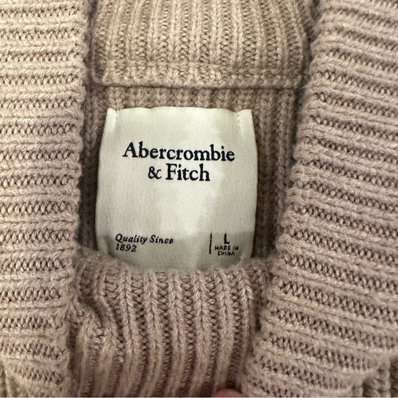 Abercrombie & Fitch Sleeveless Sweater - Picture 4 of 5